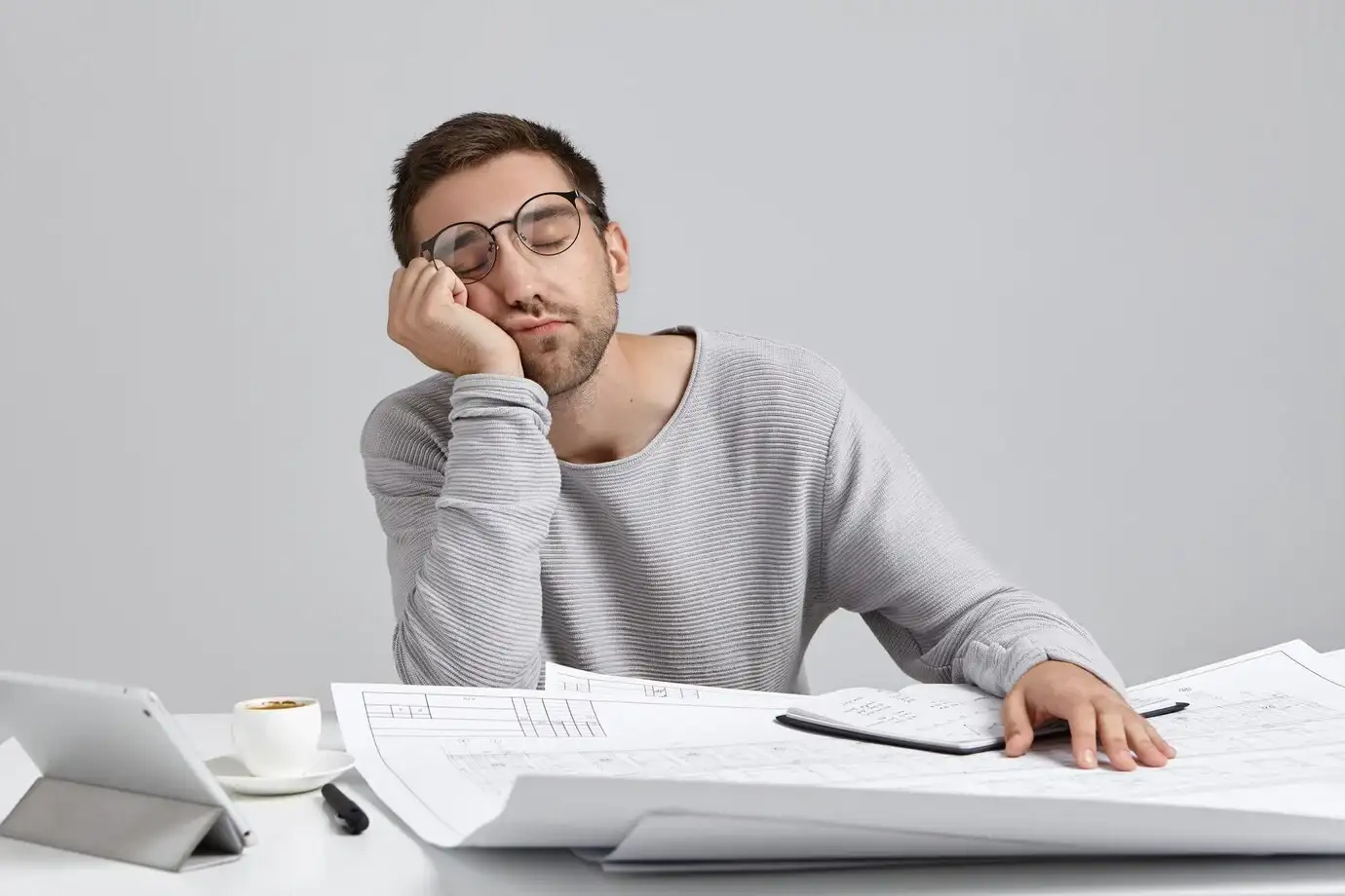 5 Cara Mengatasi Overthinking yang Berlebihan Paling Ampuh